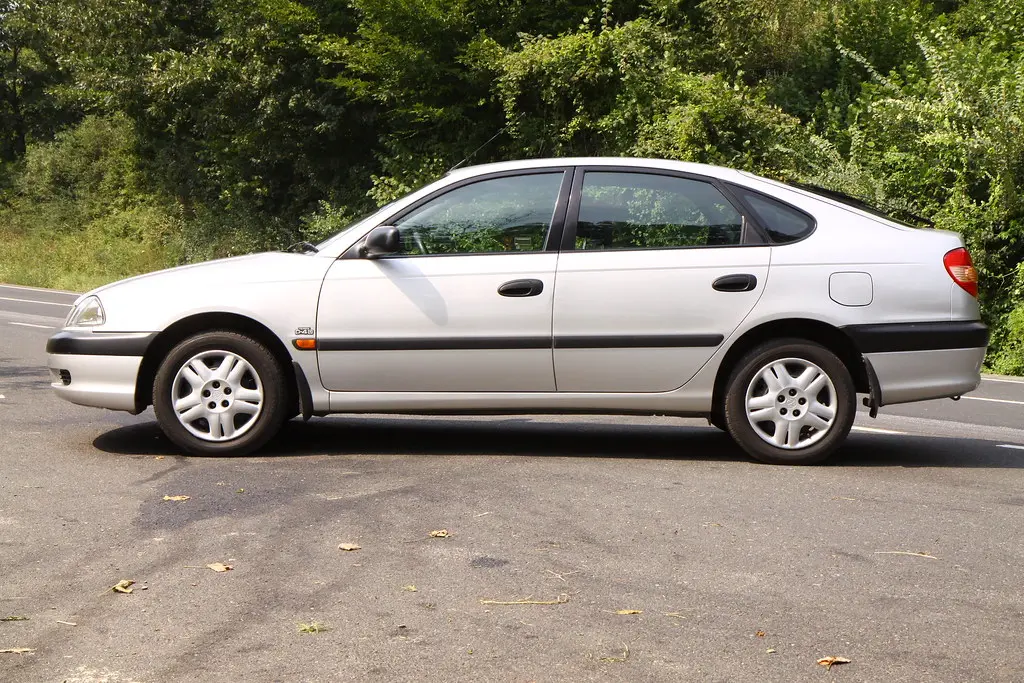 Toyota Avensis Avensis 2.0 D-4D Linea Terra 6