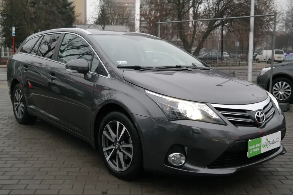 Toyota Avensis Avensis 2.0 D-4D Premium 6