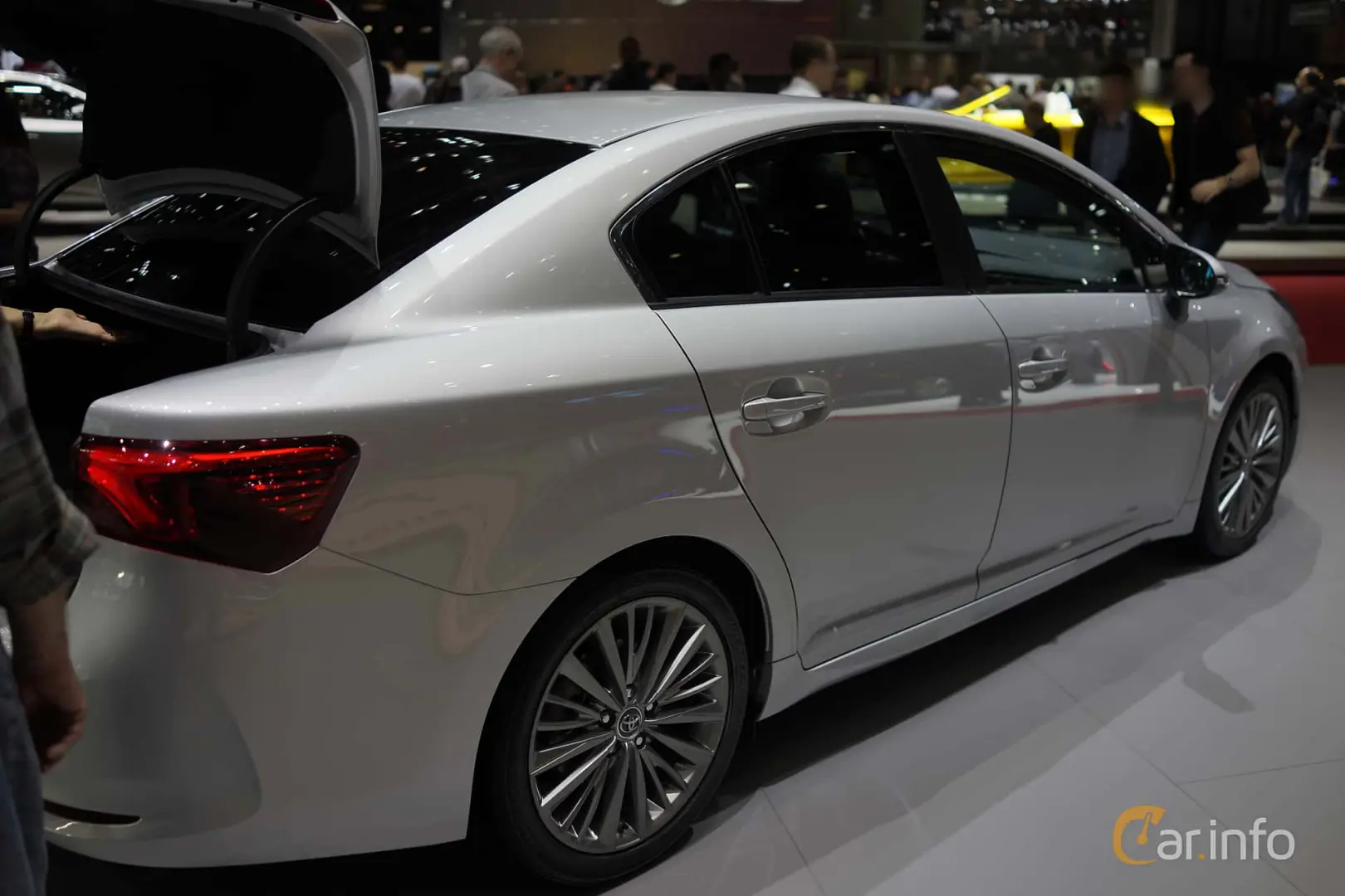 Toyota Avensis Avensis 2.0 Premium Multidrive S 5