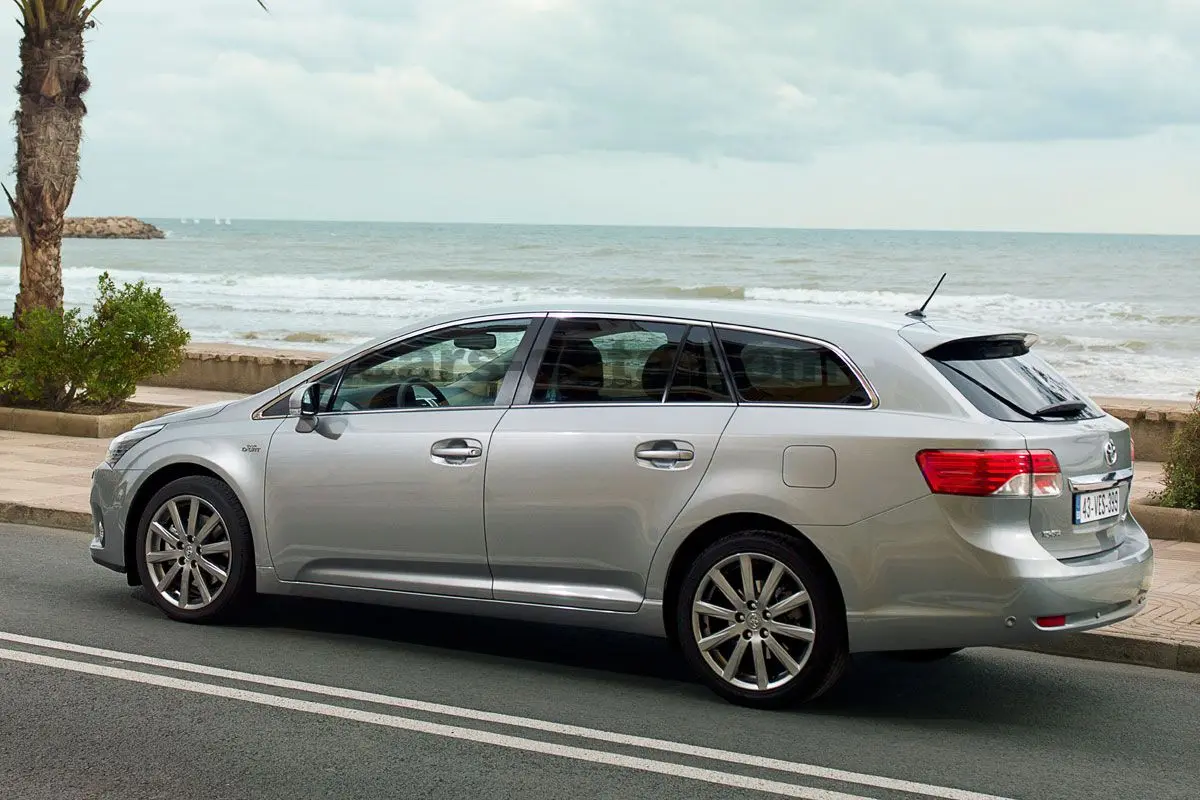 Toyota Avensis Avensis Kombi 1.6 Elegant Extra 0