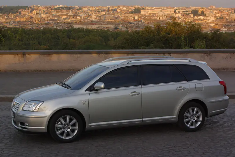 Toyota Avensis Avensis Kombi 2.0 D-4D Linea Sol 3