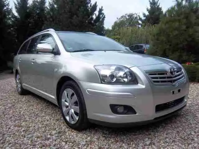 Toyota Avensis Avensis Kombi 2.0 D-4D Premium 4