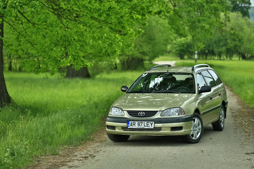 Toyota Avensis Avensis Kombi 2.0 D-4D Linea Terra 5