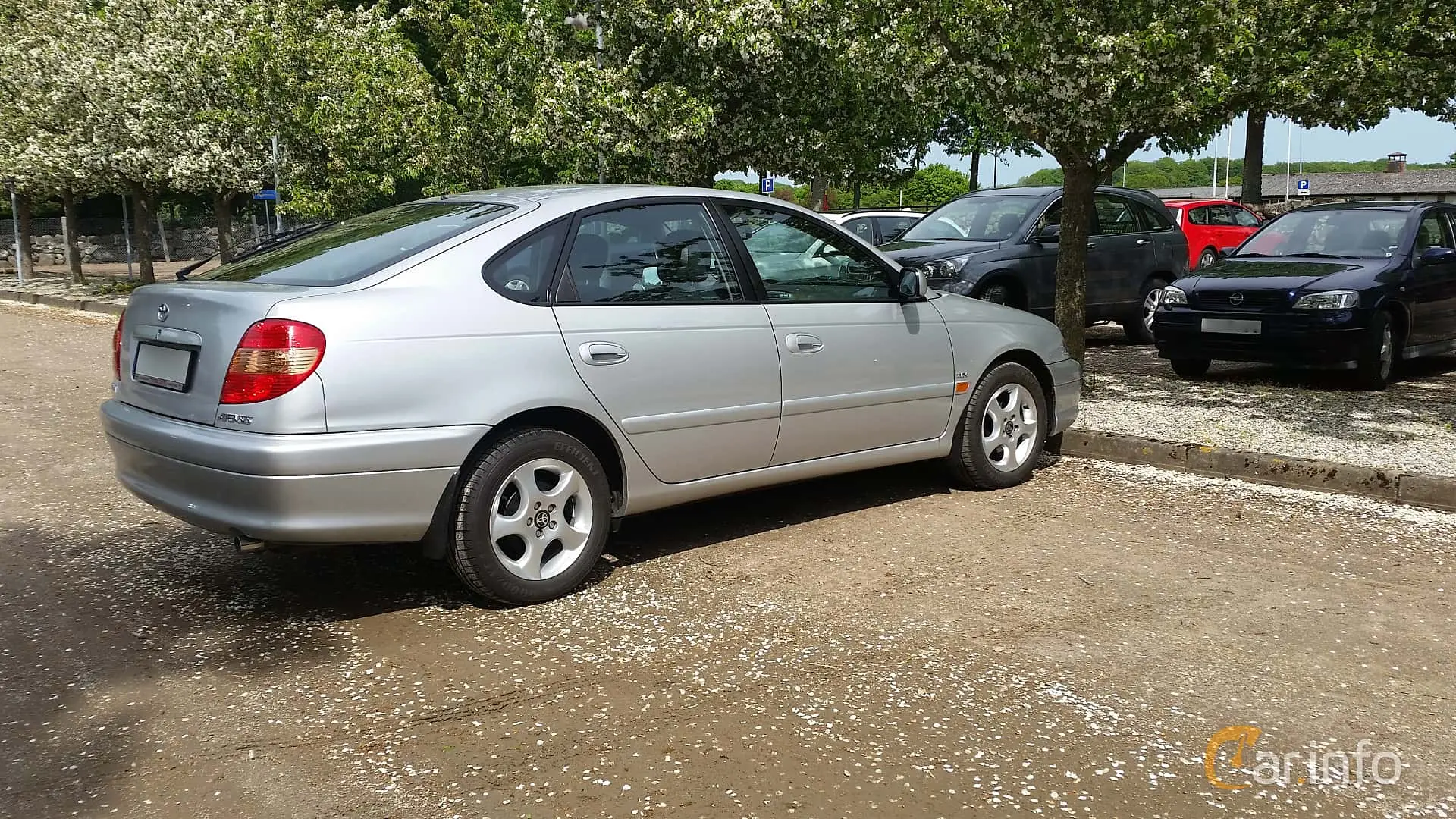 Toyota Avensis Avensis Liftback 1.6 4