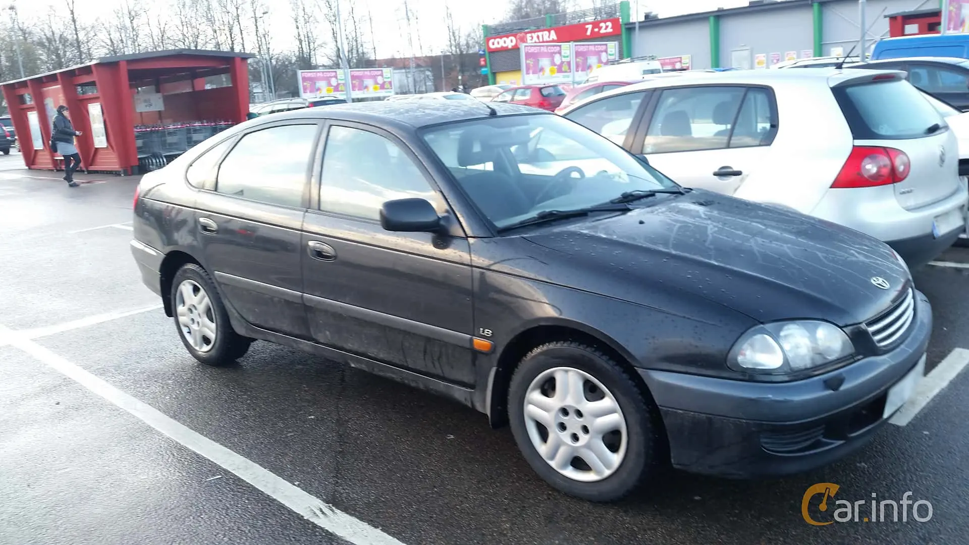 Toyota Avensis Avensis Liftback 1.8 Linea Sol 0