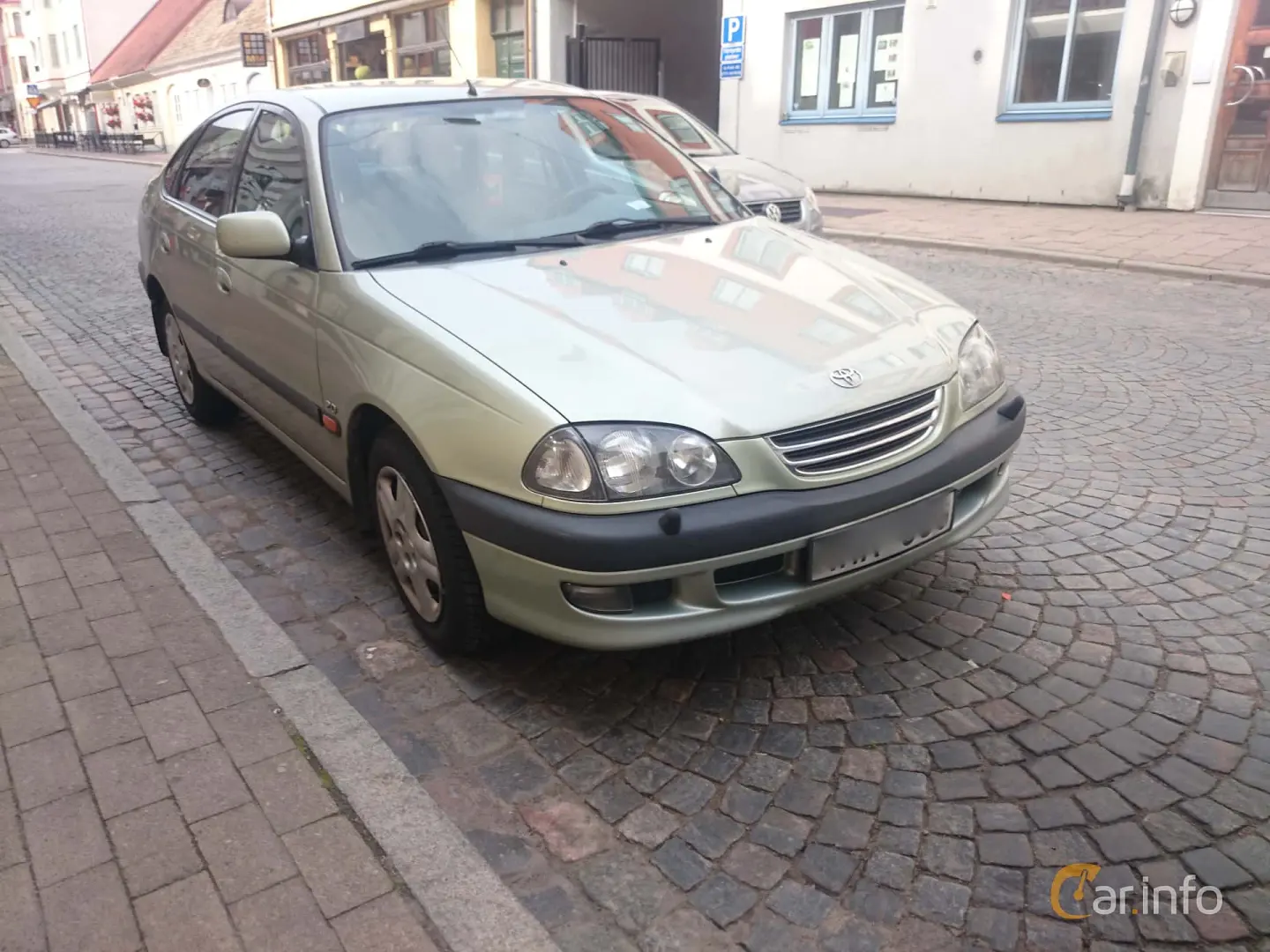 Toyota Avensis Avensis Liftback 1.8 Linea Sol 1