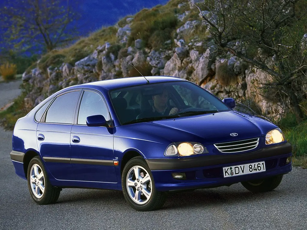 Toyota Avensis Avensis Liftback 2.0 5