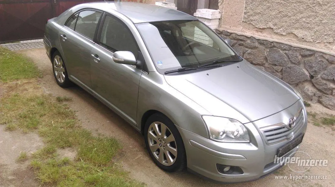 Toyota Avensis Avensis Liftback 2.0 D-4D Linea Sol 2