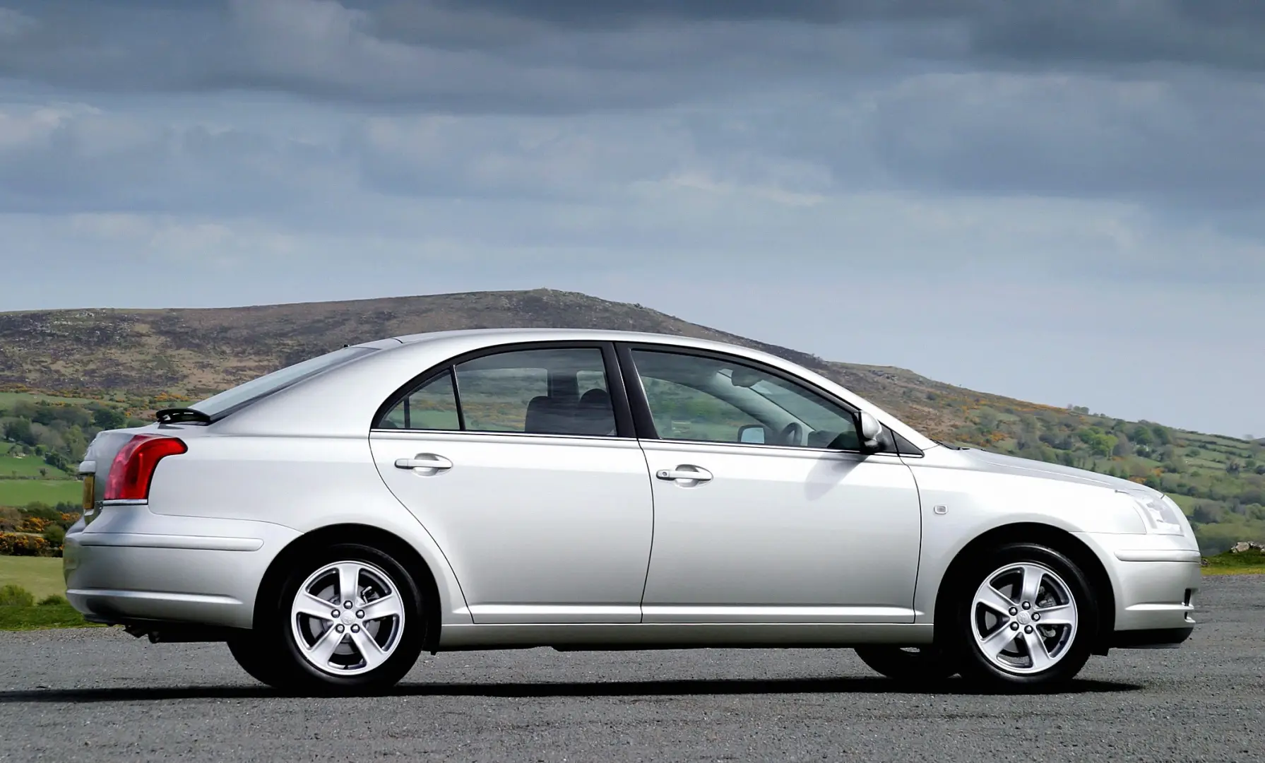 Toyota Avensis Avensis Liftback 1.8 Elegant 4
