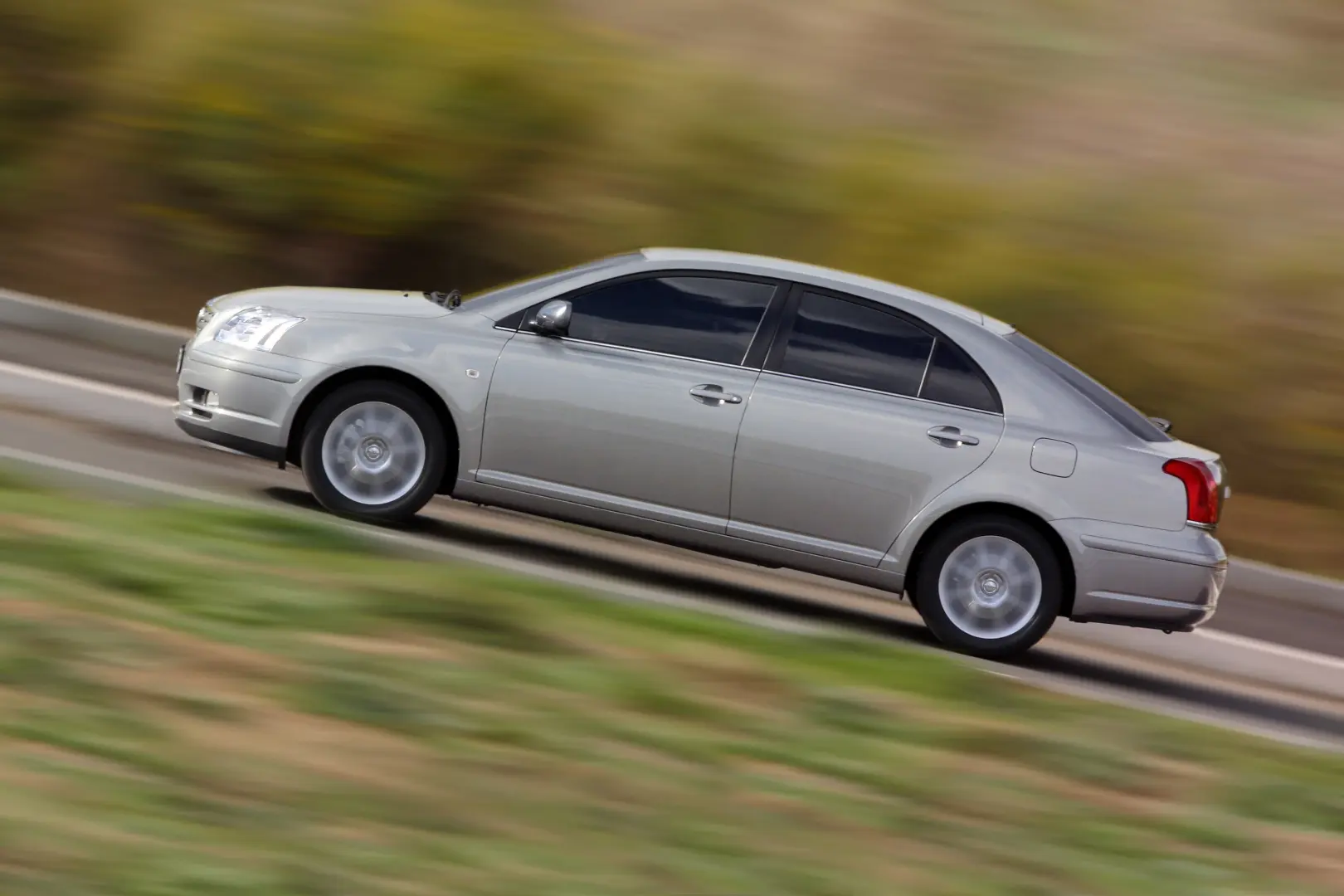 Toyota Avensis Avensis Liftback 2.0 Sol 5