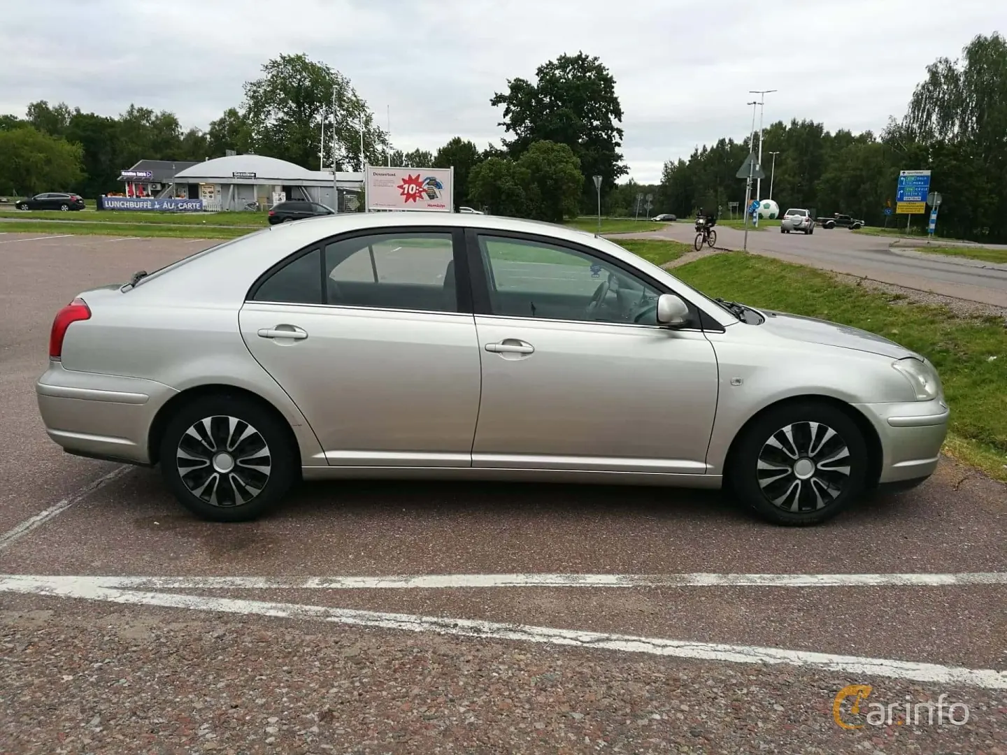 Toyota Avensis Avensis Liftback 2.0 D Sol Technic 2