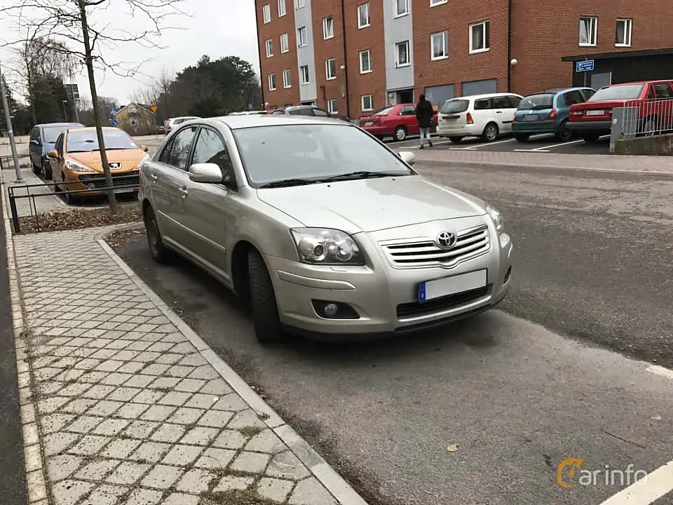 Toyota Avensis Avensis Liftback 2.0 Sol Plus 5