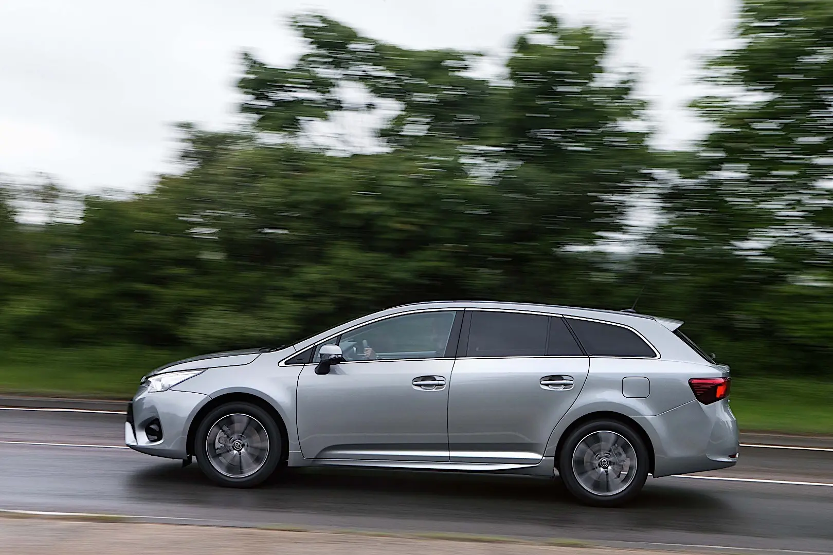 Toyota Avensis Avensis Touring Sports 2.0 D-4D Premium Plus 6