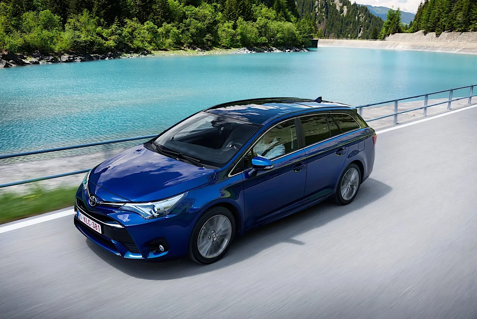 Toyota Avensis Avensis Touring Sports 2.0 D-4D Premium Plus Navi 6