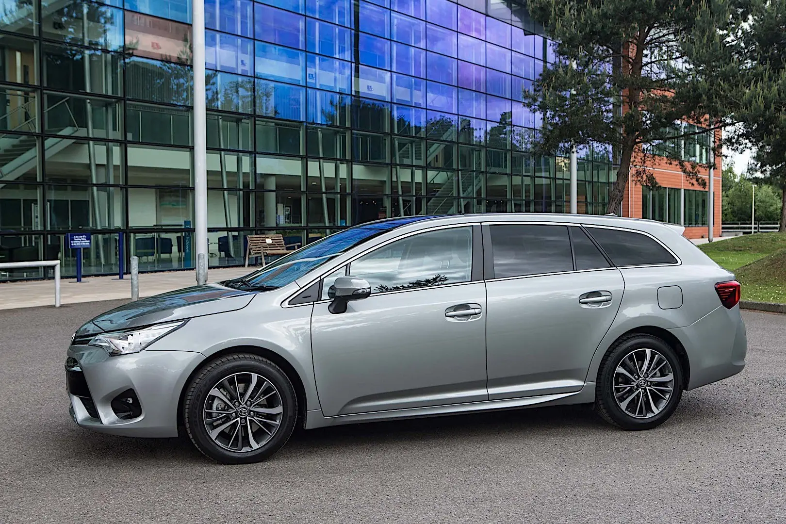 Toyota Avensis Avensis Touring Sports 2.0 Premium Plus Multidrive S 0
