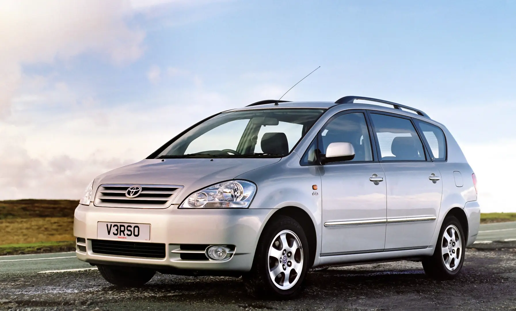 Toyota Avensis Avensis Verso 2.0 1