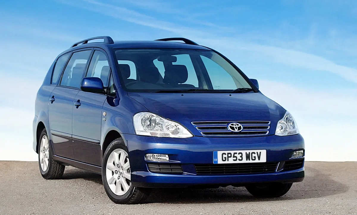 Toyota Avensis Avensis Verso 2.0 D 7