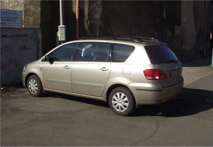 Toyota Avensis Avensis Verso 2.0 2