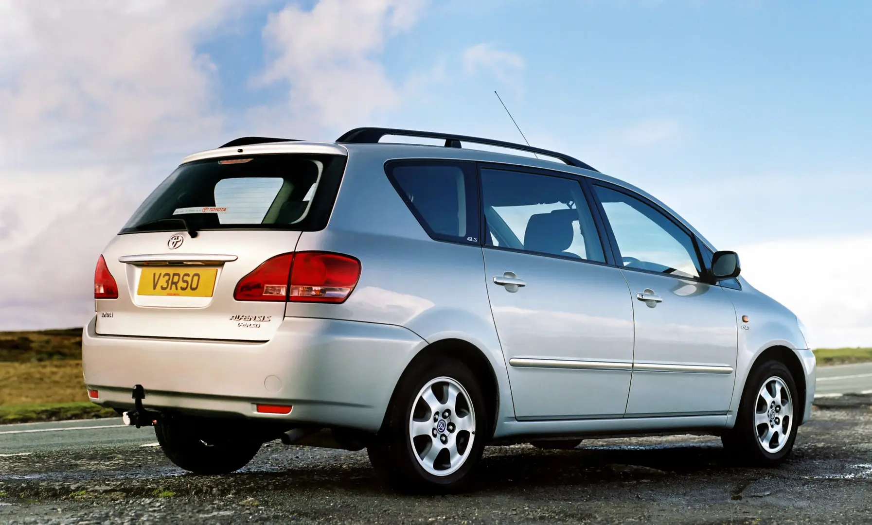Toyota Avensis Avensis Verso 2.0 3