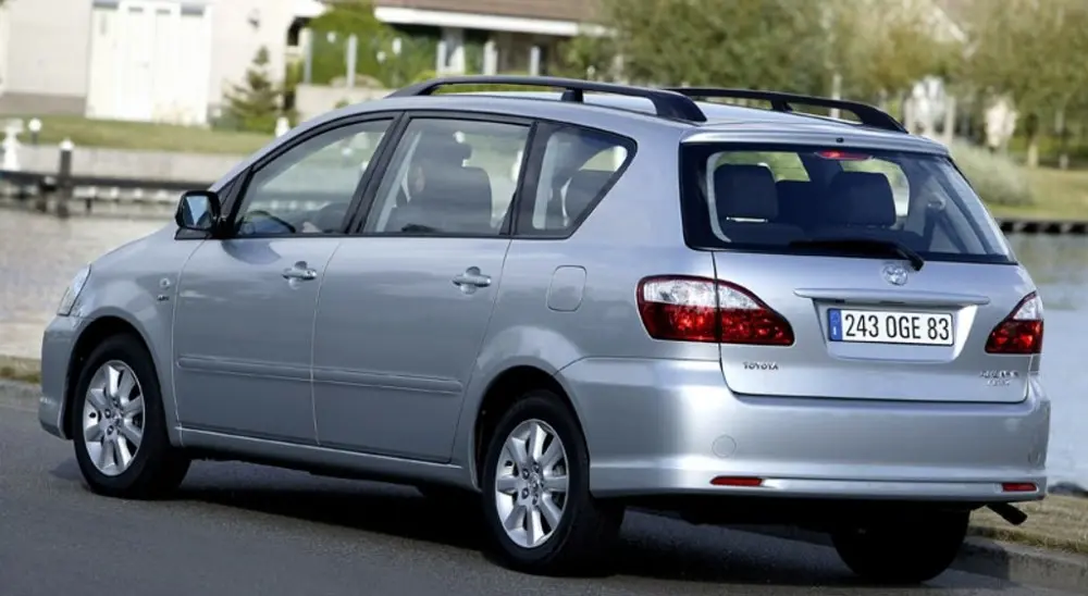 Toyota Avensis Avensis Verso 2.0 D 2