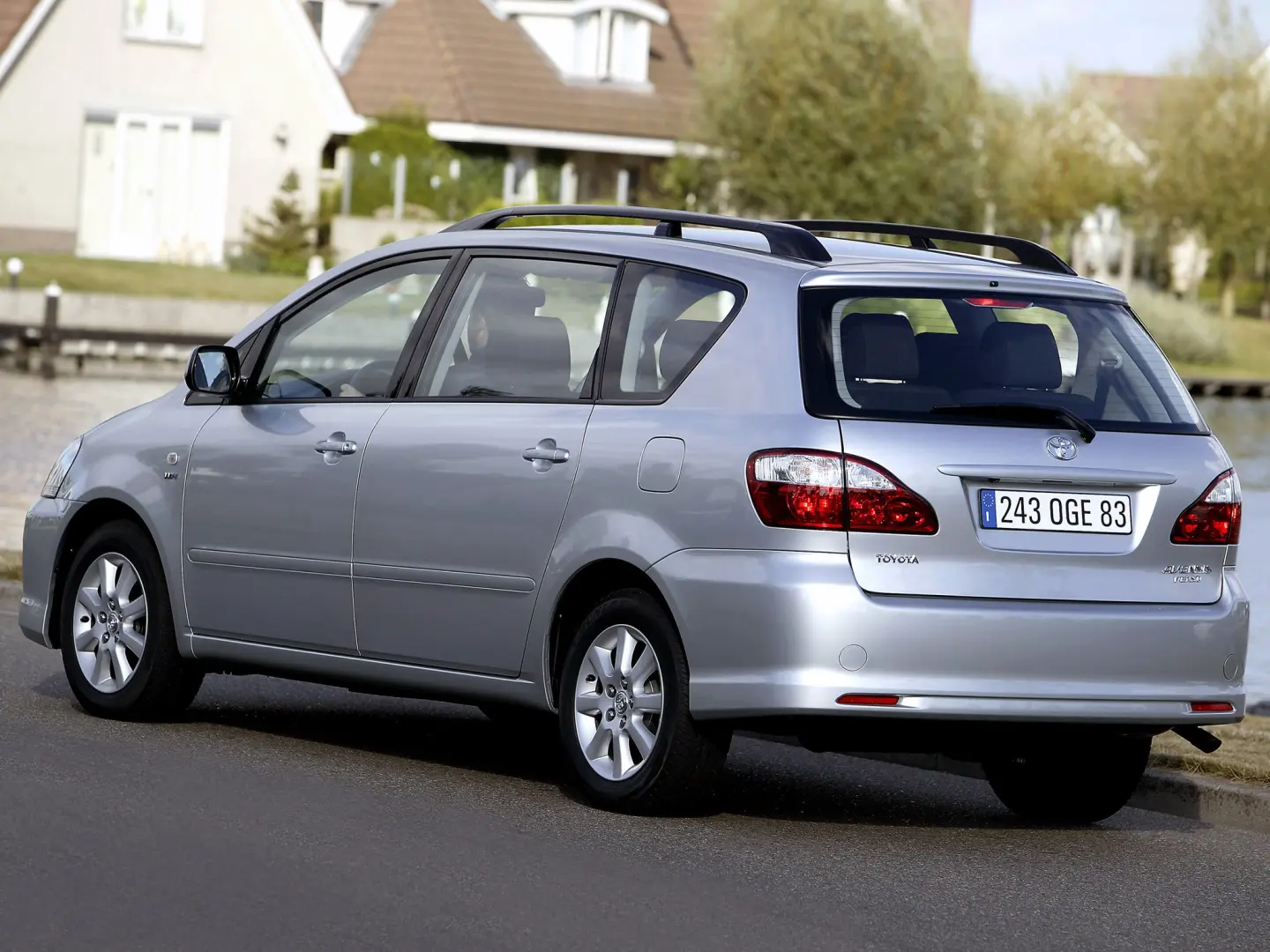 Toyota Avensis Avensis Verso 2.0 D Sol 7