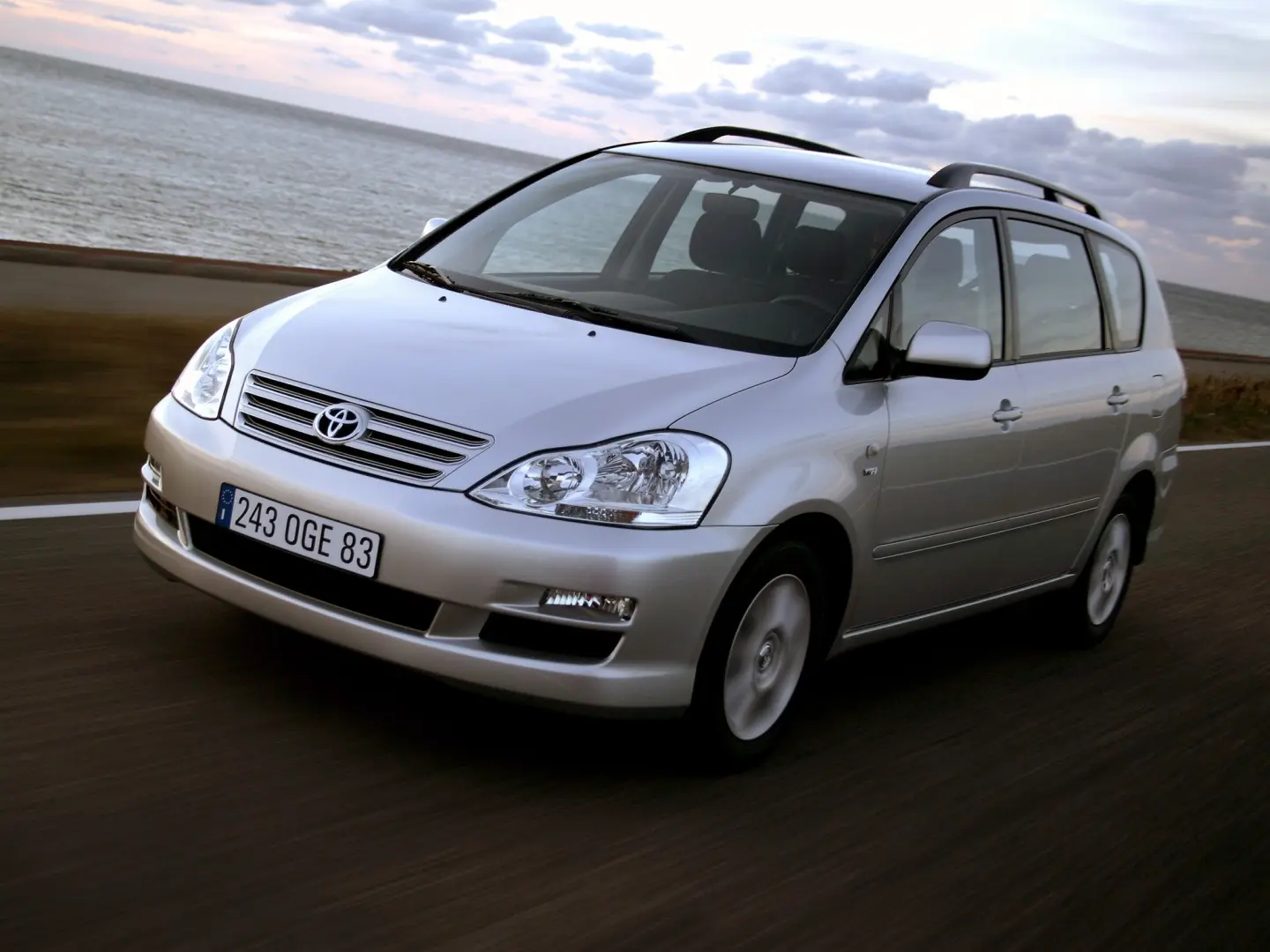Toyota Avensis Avensis Verso 2.0 D Sol 6
