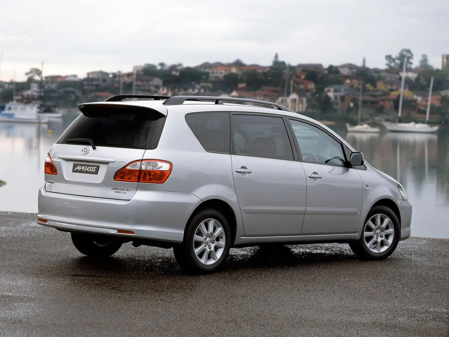 Toyota Avensis Avensis Verso 2.0 D 7