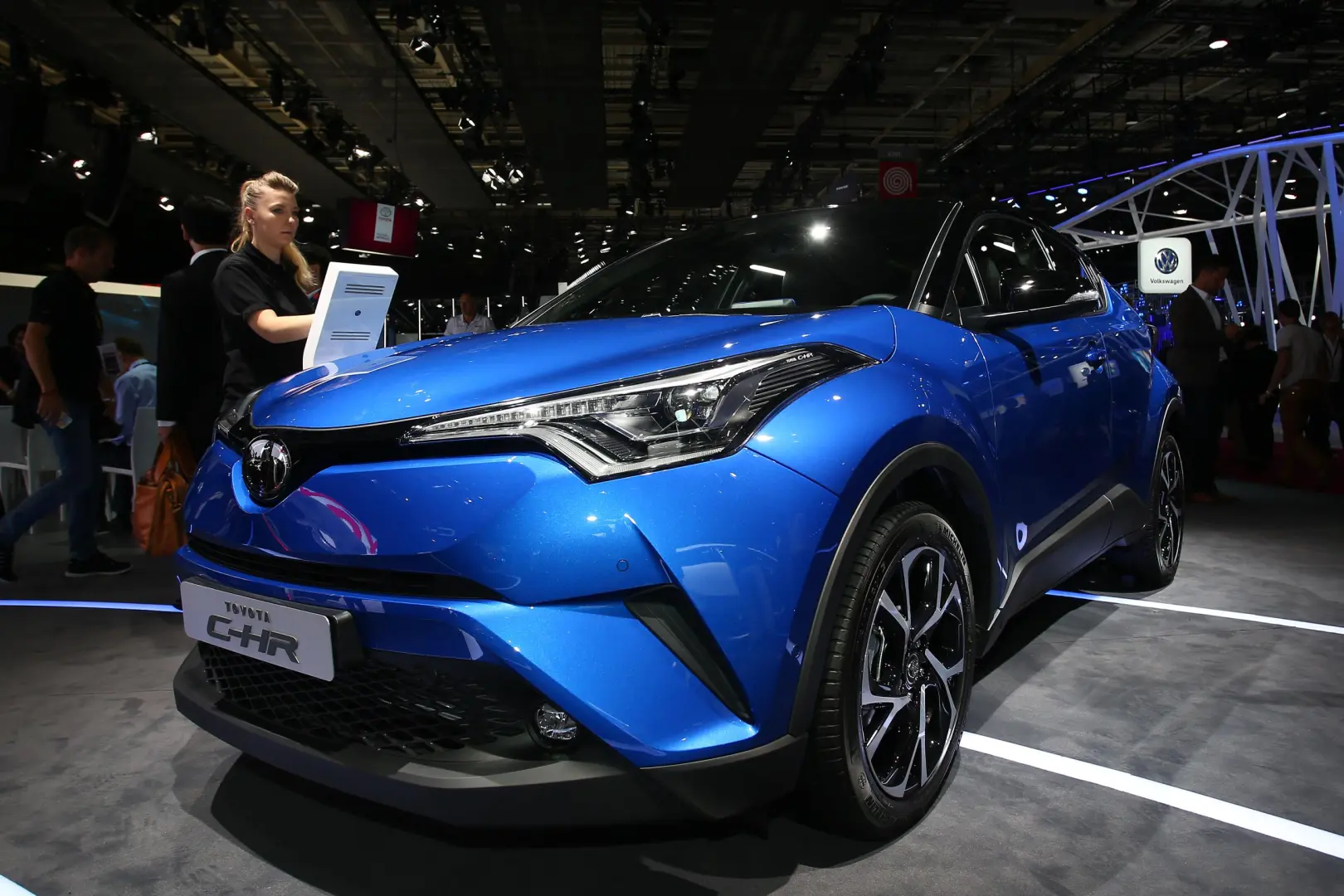 Toyota C-HR C-HR 1.2 Turbo 4x4 Dynamic Navi Multidrive S 6