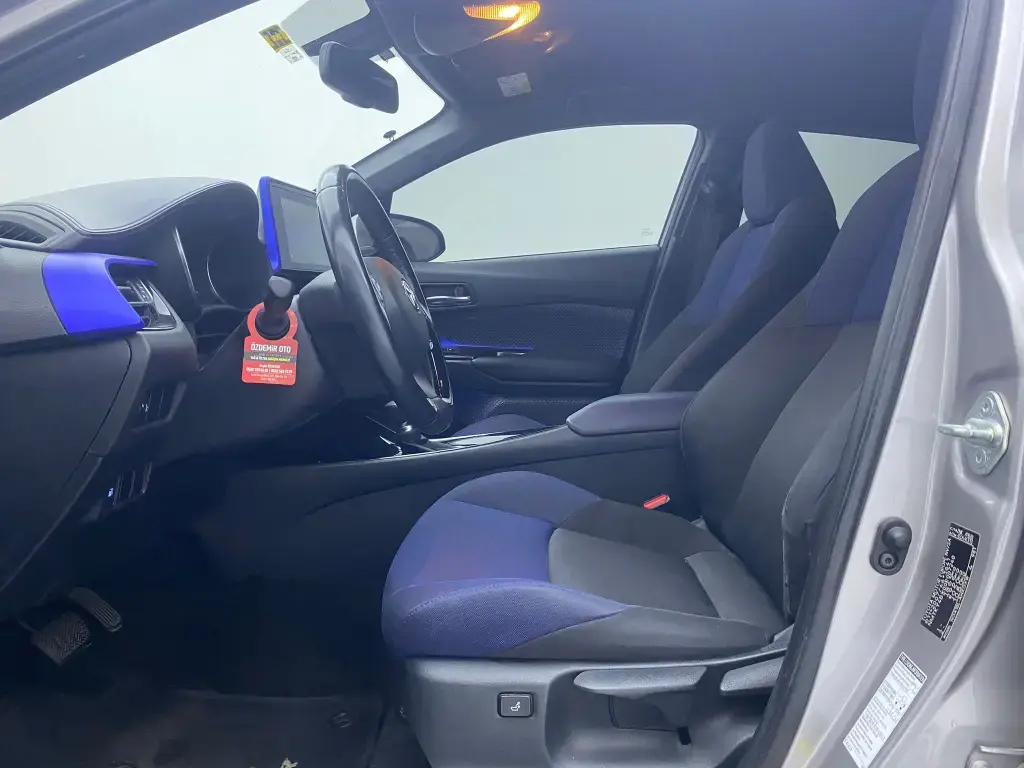 Toyota C-HR C-HR 1.2 Turbo 4x2 Dynamic Multidrive S 7
