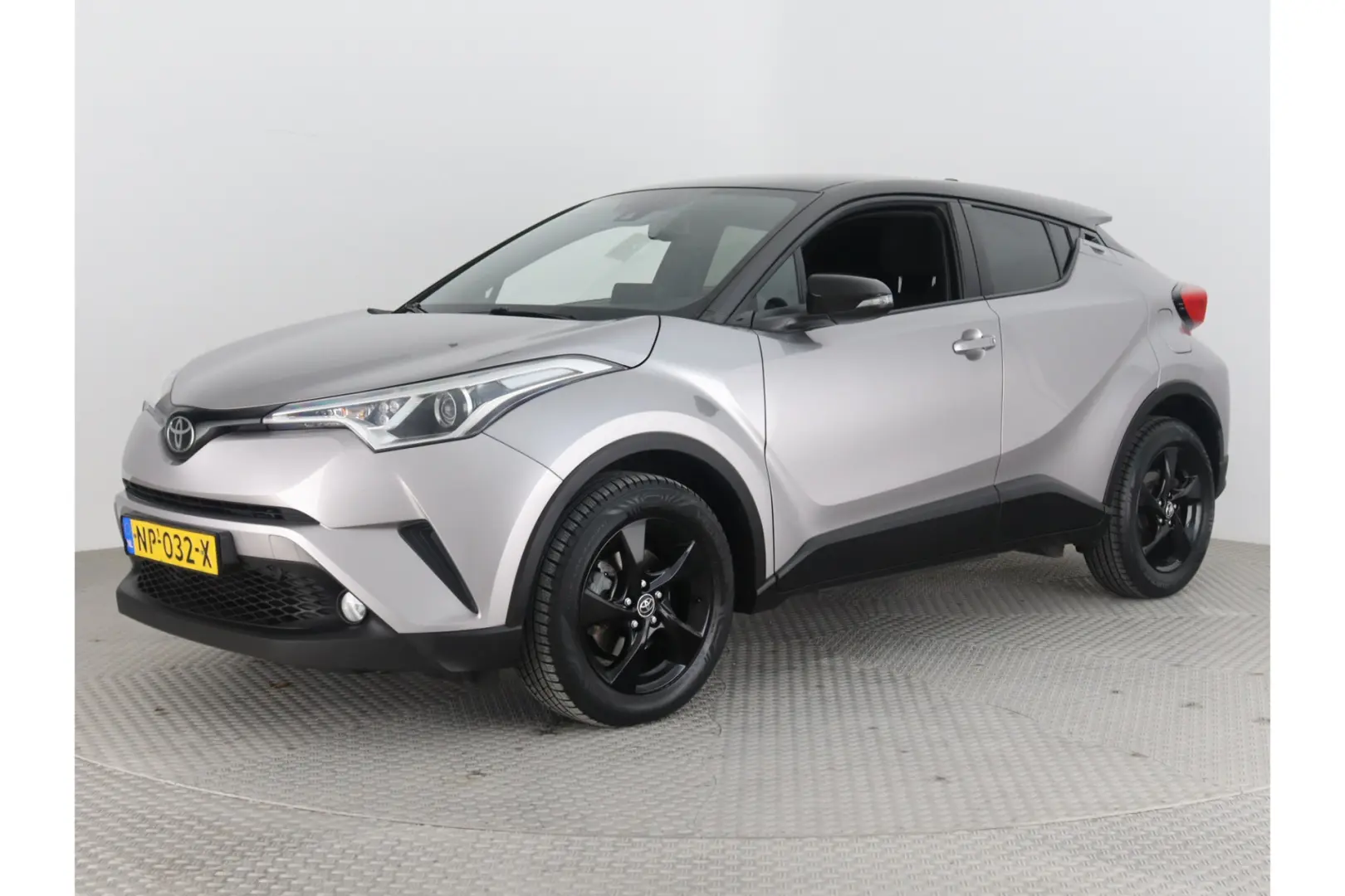 Toyota C-HR C-HR 1.2 Turbo 4x4 Dynamic Deri Koltuk Navi Multidrive S 6