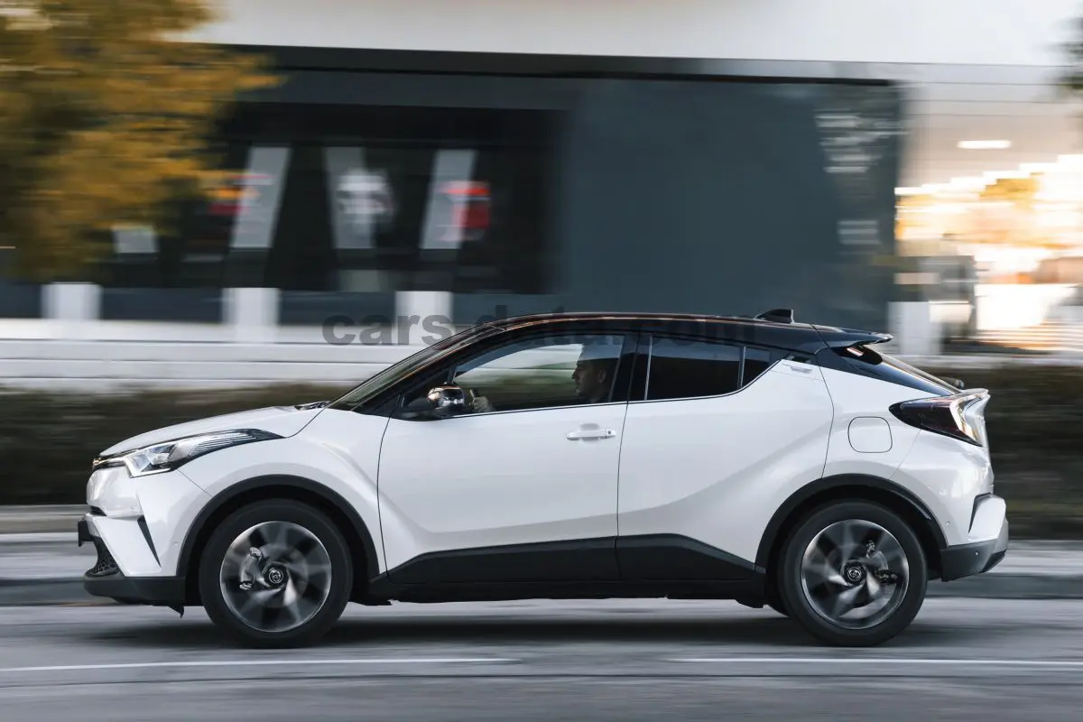 Toyota C-HR C-HR 1.2 Turbo 4x4 Dynamic Deri Koltuk Navi Multidrive S 5