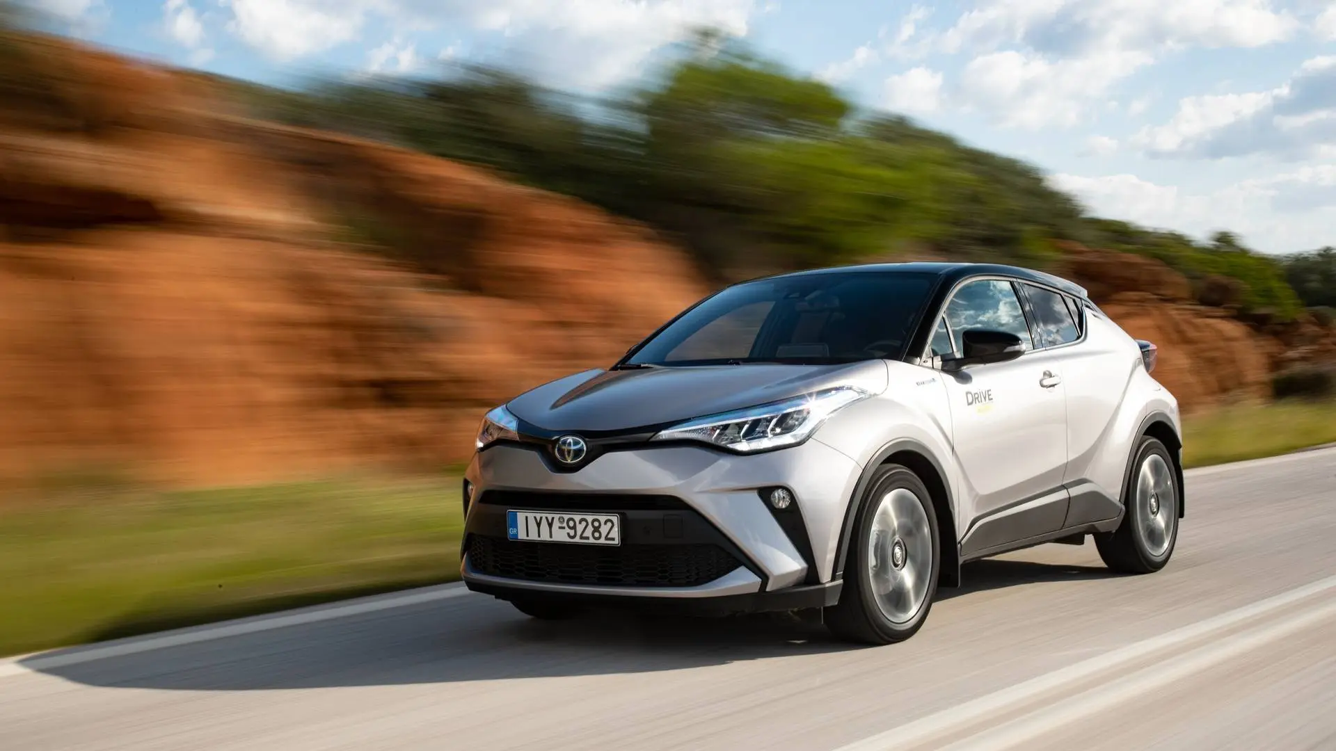 Toyota C-HR C-HR 1.8 Hybrid 4x2 Dynamic e-CVT 4