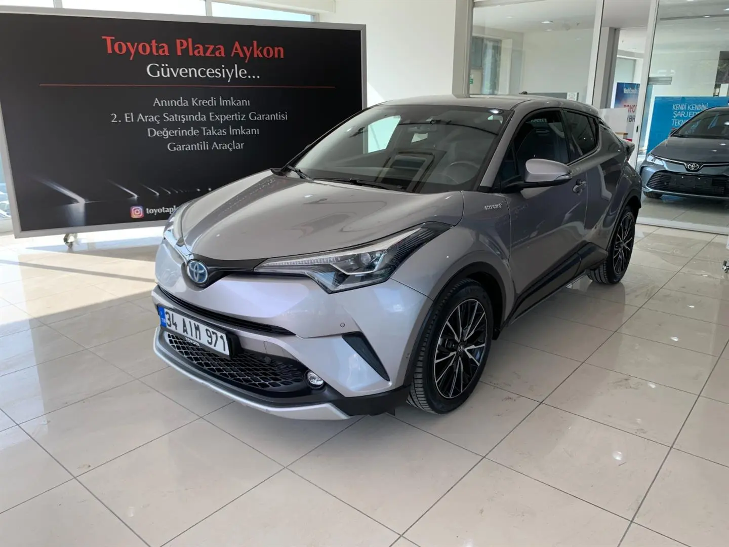 Toyota C-HR C-HR 1.8 Hybrid 4x2 Diamond Premium e-CVT 6
