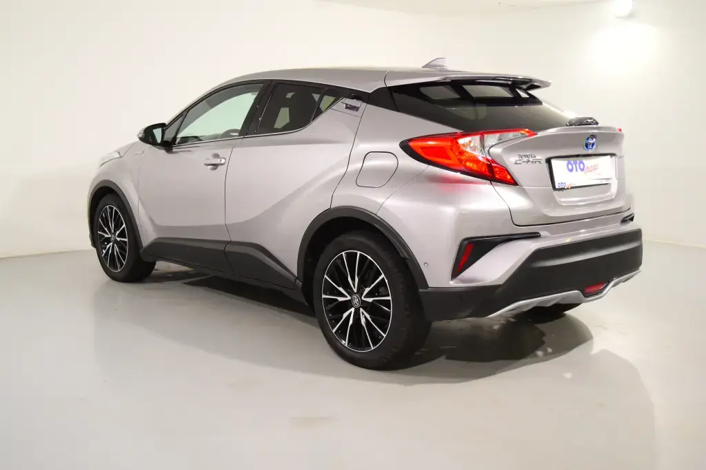 Toyota C-HR C-HR 1.8 Hybrid 4x2 Diamond + Safety Sense e-CVT 5