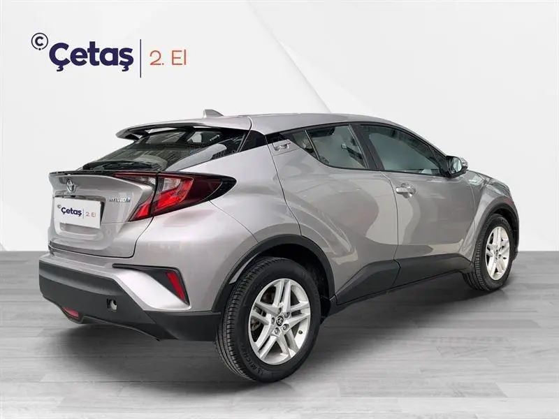 Toyota C-HR C-HR 1.8 Hybrid 4x2 Flame e-CVT 3