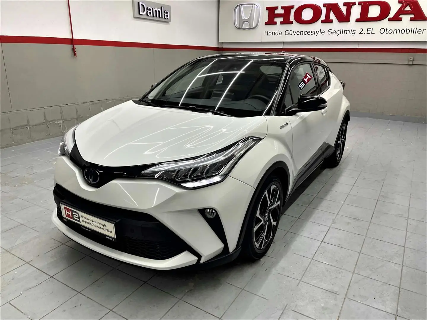 Toyota C-HR C-HR 1.8 Hybrid 4x2 Passion e-CVT Siyah Tavan 4