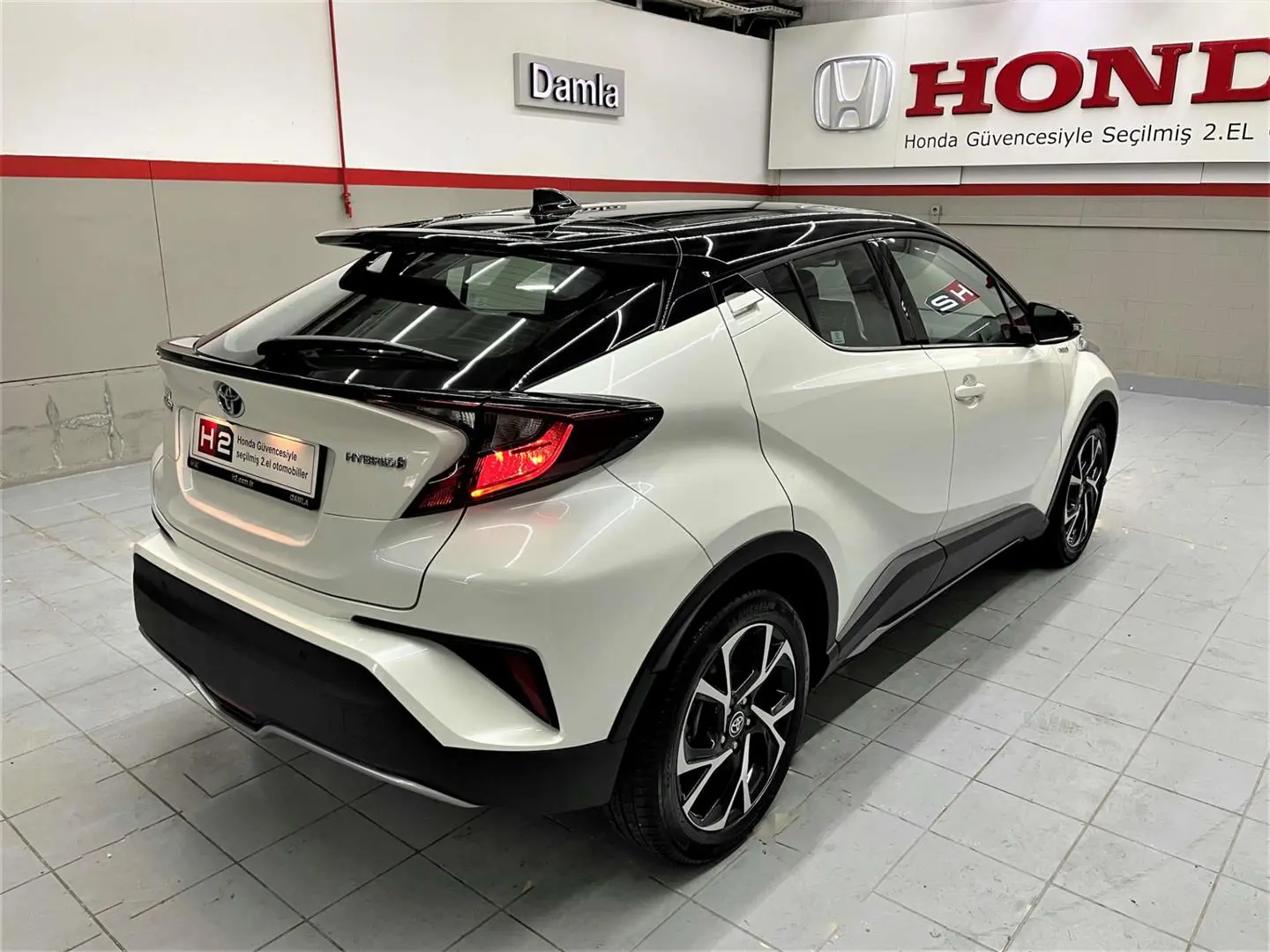 Toyota C-HR C-HR 1.8 Hybrid 4x2 Passion e-CVT Siyah Tavan 7
