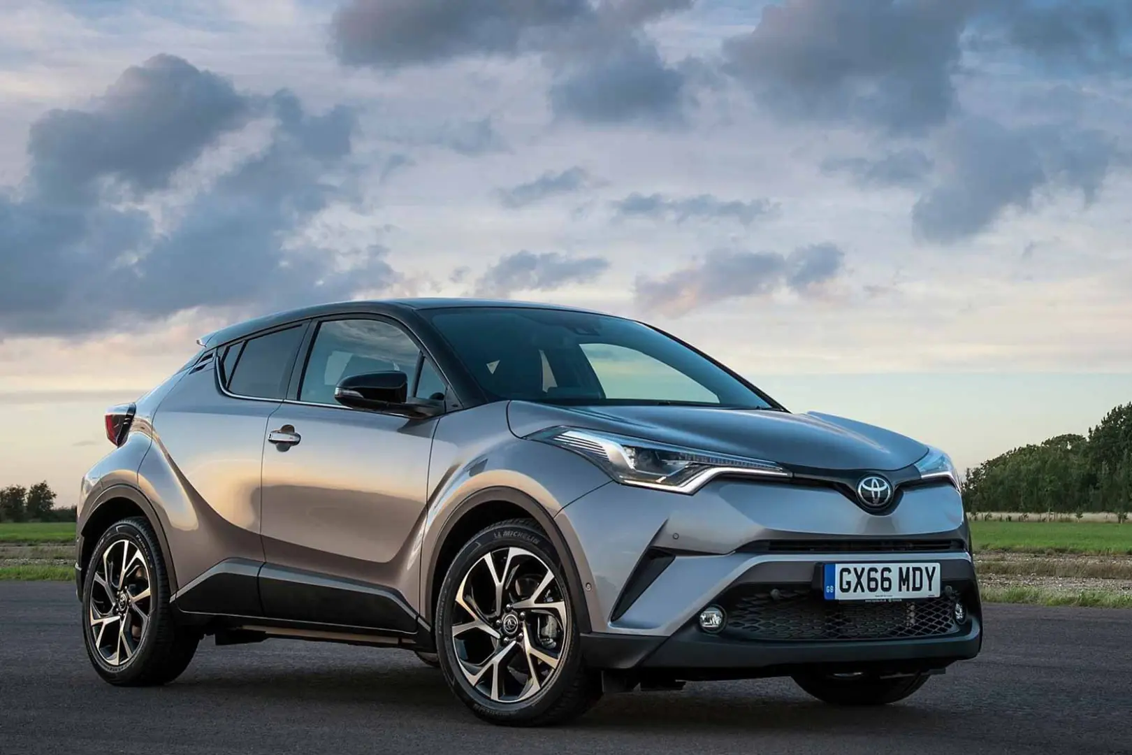 Toyota C-HR C-HR 1.8 Hybrid 4x2 Dynamic e-CVT 5