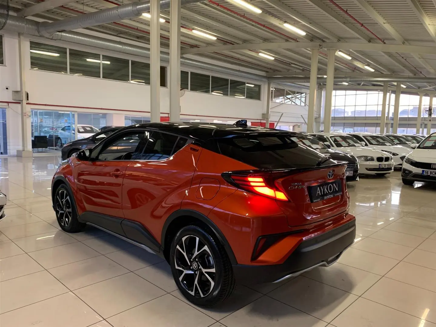 Toyota C-HR C-HR 1.8 Hybrid 4x2 Passion X-Pack e-CVT Siyah Tavan 6