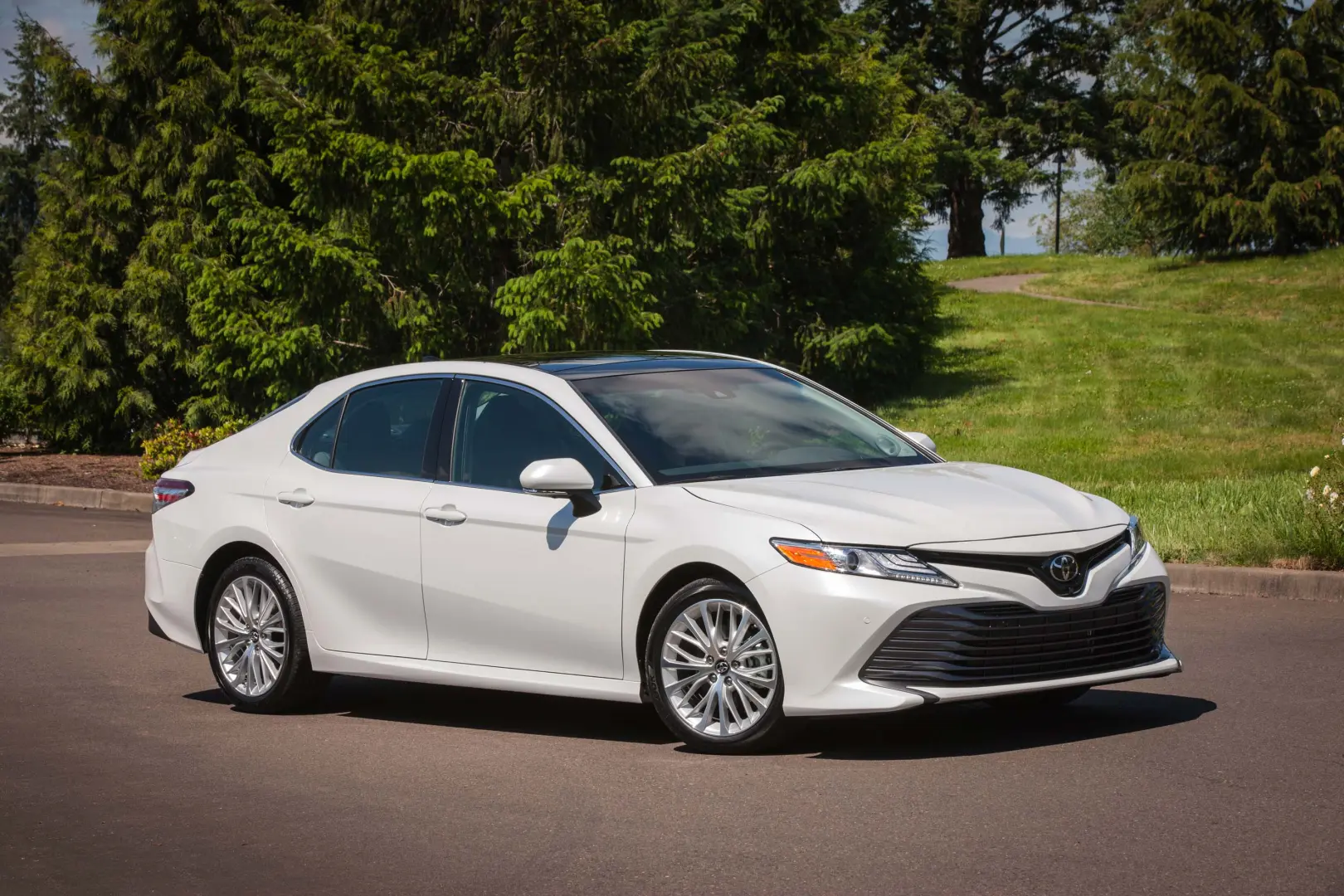 Toyota Camry Camry 2.5 Hybrid Passion e-CVT 4
