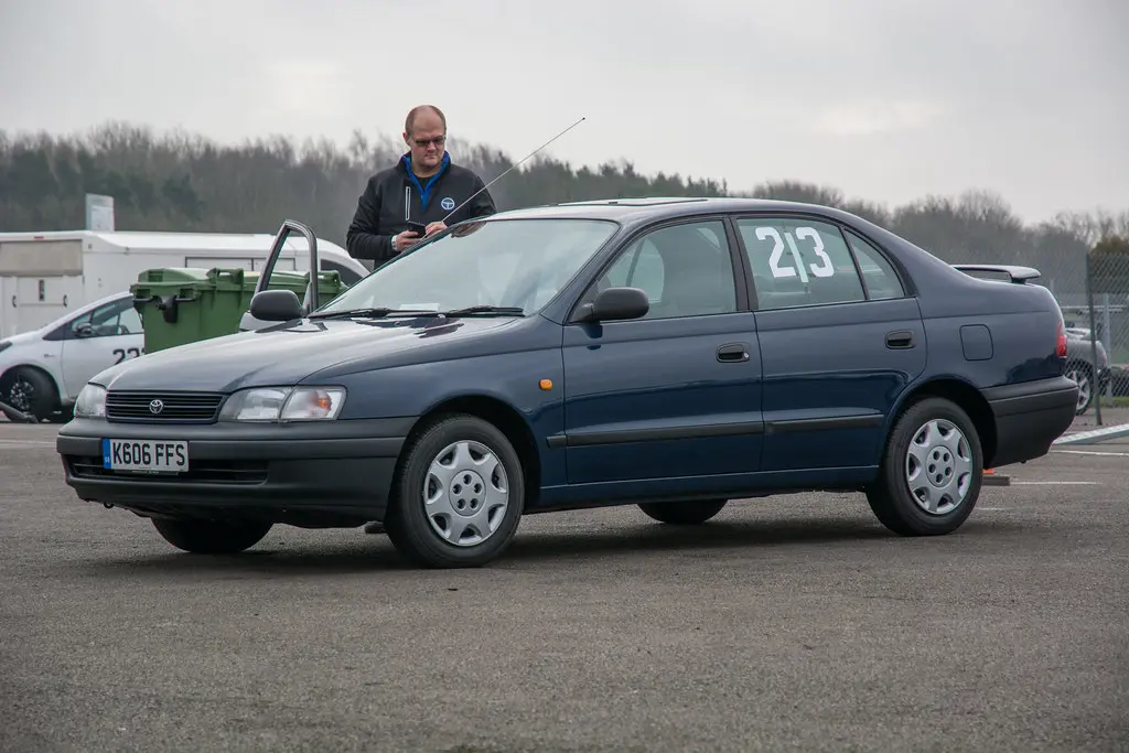 Toyota Carina Carina 1.6 XLI 2
