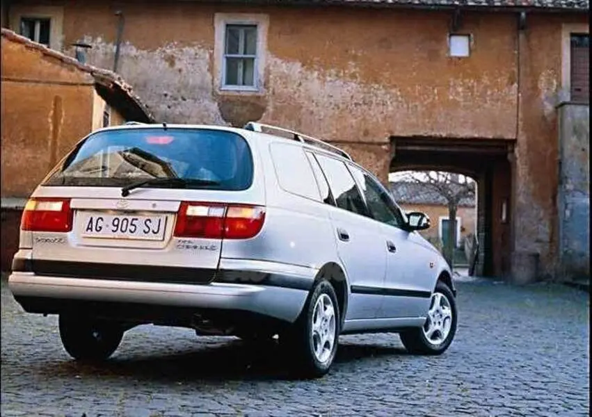 Toyota Carina Carina 2.0 GLi 3