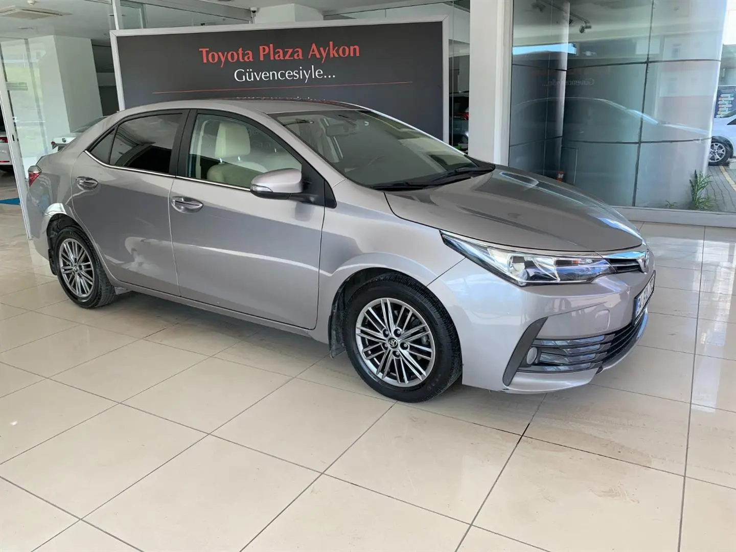 Toyota Corolla Corolla 1.4 D-4D Advance Navigation M/M 3