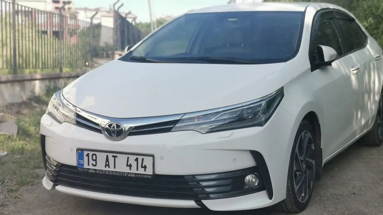 Toyota Corolla Corolla 1.4 D-4D Premium 50.Yıl Navi M/M 2