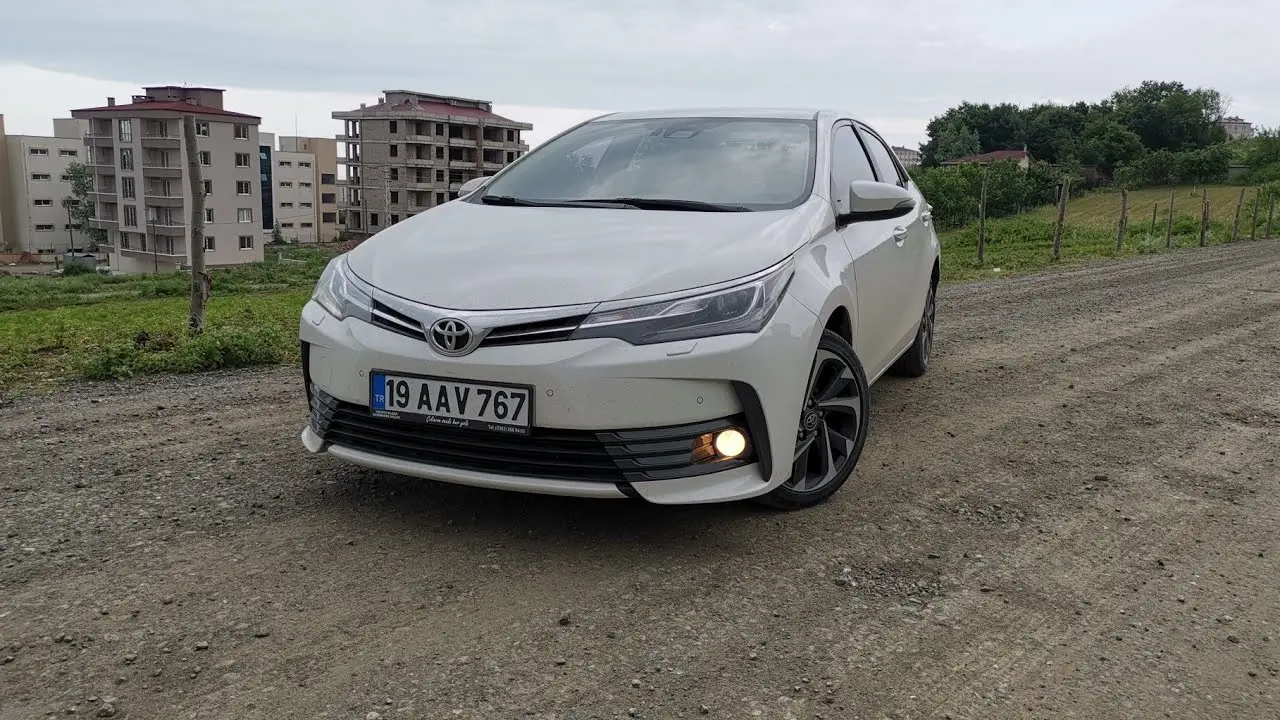 Toyota Corolla Corolla 1.6 Premium 50.Yıl 3