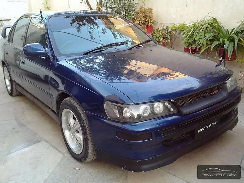 Toyota Corolla Corolla 1.6 XLI 6