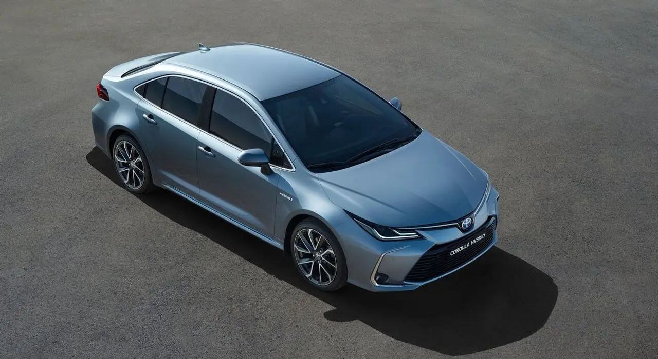 Toyota Corolla Corolla 1.8 Hybrid Dream e-CVT 4