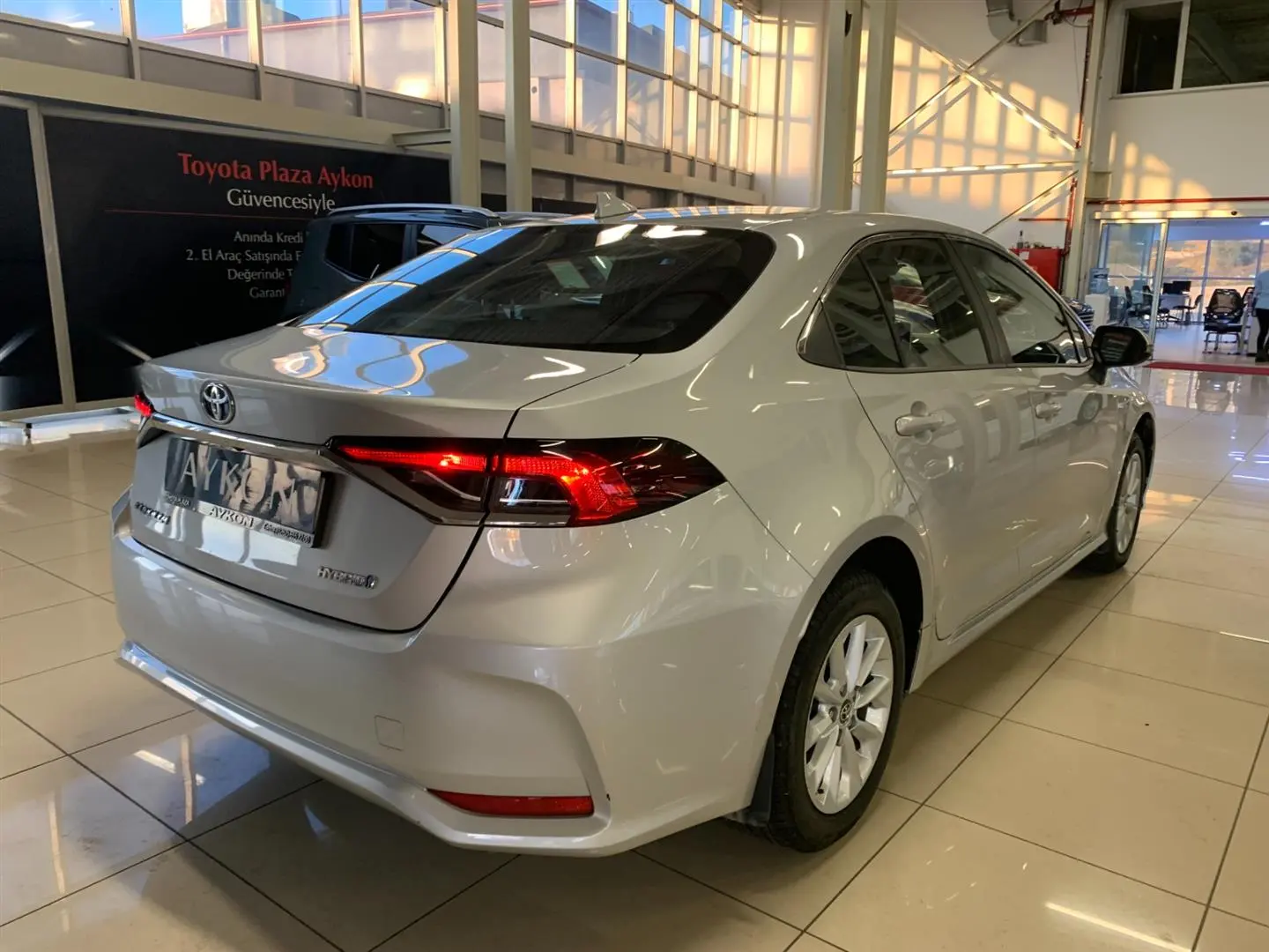 Toyota Corolla Corolla 1.8 Hybrid Dream e-CVT 3