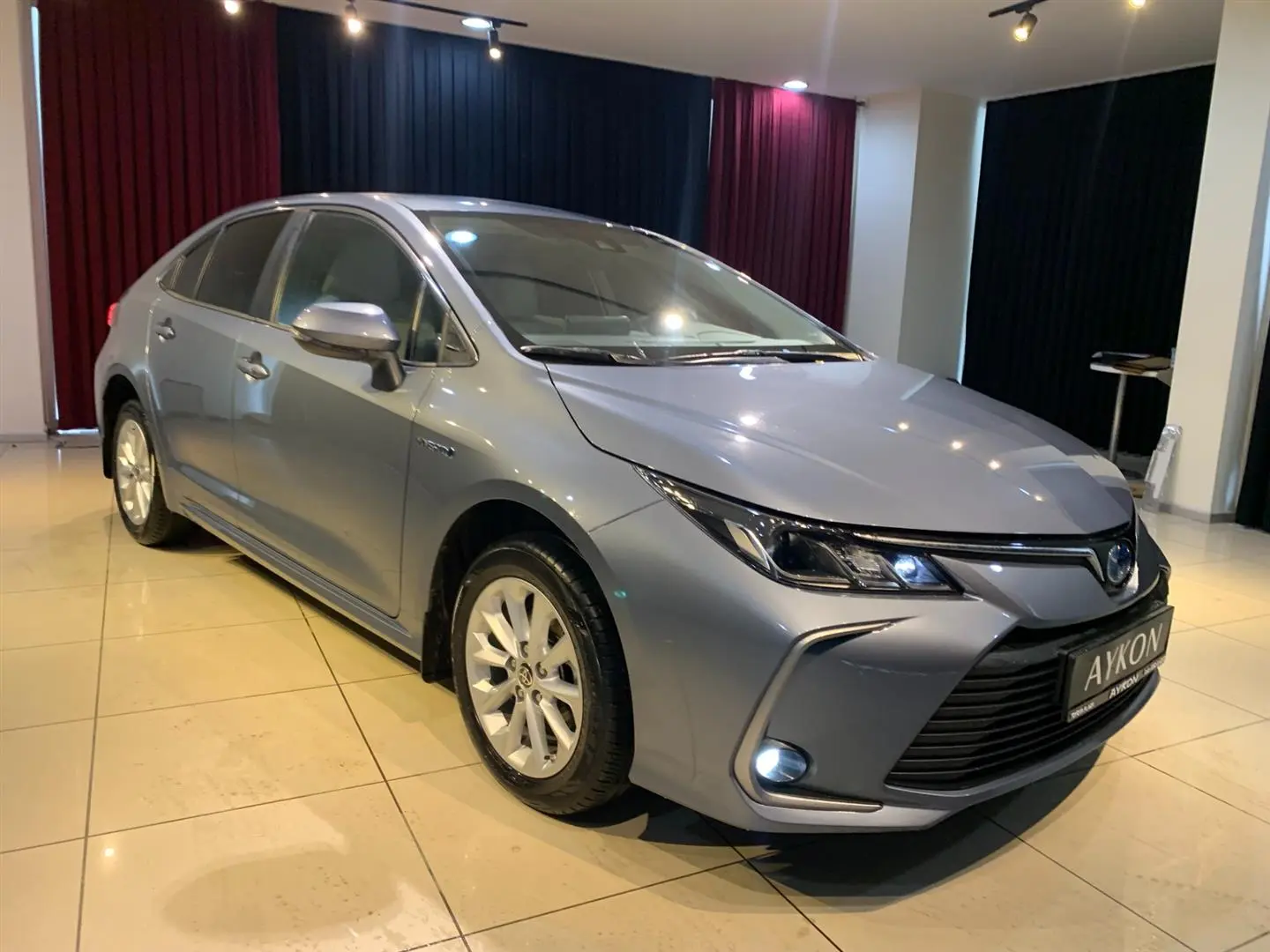 Toyota Corolla Corolla 1.8 Hybrid Flame e-CVT 6