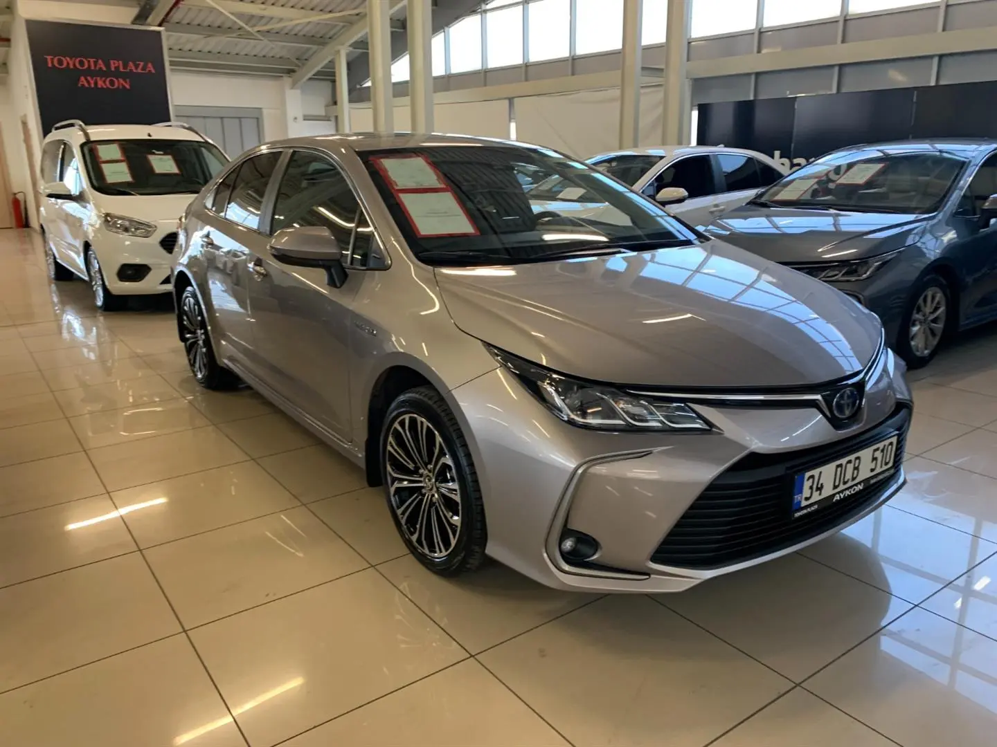 Toyota Corolla Corolla 1.8 Hybrid Flame X-Pack e-CVT 2